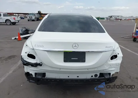 2019 Mercedes-Benz C 300 4Matic z USA, uszkodzony, nr VIN 55SWF8EBXKU306059